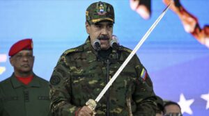 সামরিক অভিযানে প্রস্তুত যুক্তরাষ্ট্র — মাদুরোর তলোয়ার হাতে ভাষণ