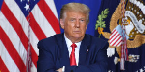 তৃতীয় বিশ্ব থেকে অভিবাসন স্থায়ীভাবে বন্ধ করতে চান ট্রাম্প