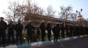 তেহরান ছাড়লেন ব্রিটিশ রাষ্ট্রদূত, দূতাবাস সাময়িক বন্ধ