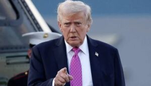 ইরান যুদ্ধে জড়িয়ে বিপাকে ট্রাম্প