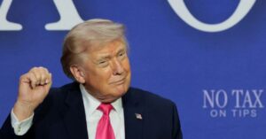 হরমুজ প্রণালি খুলতে যুক্তরাষ্ট্রের কাছে অনুরোধ করেছে ইরান: ট্রাম্প