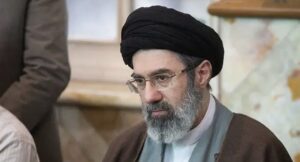 যুদ্ধে আহত মোজতবা খামেনি, কেমন আছেন এখন?