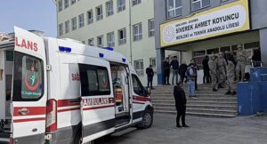 বাবার অস্ত্র নিয়ে স্কুলে এলোপাতাড়ি গুলি, নিহত ৯