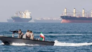 যুক্তরাষ্ট্র যুদ্ধবিরতি লঙ্ঘন করায় হরমুজ প্রণালি বন্ধ থাকবে: আইআরজিসি