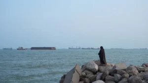 হরমুজ প্রণালি সত্যিই কি ইরানের হাতছাড়া হয়ে যাচ্ছে?